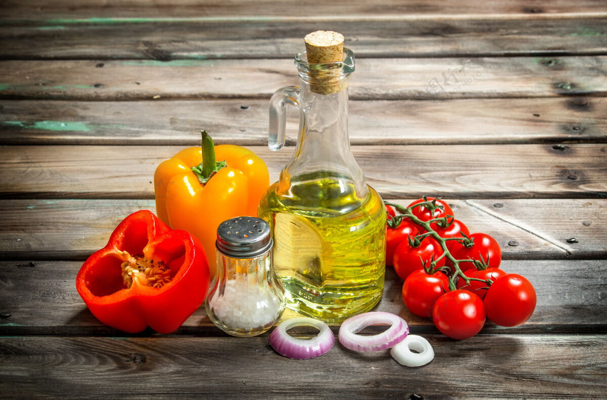 有机健康的食物熟的有机蔬菜加香料市场收获素食
