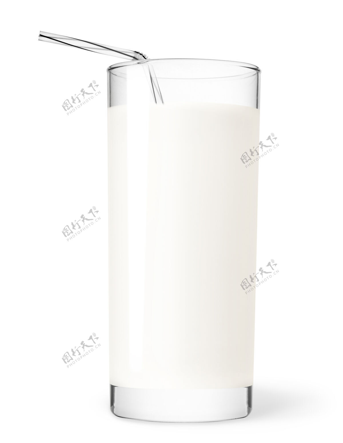 牛奶一杯牛奶 用吸管隔离在白色上稻草液体玻璃