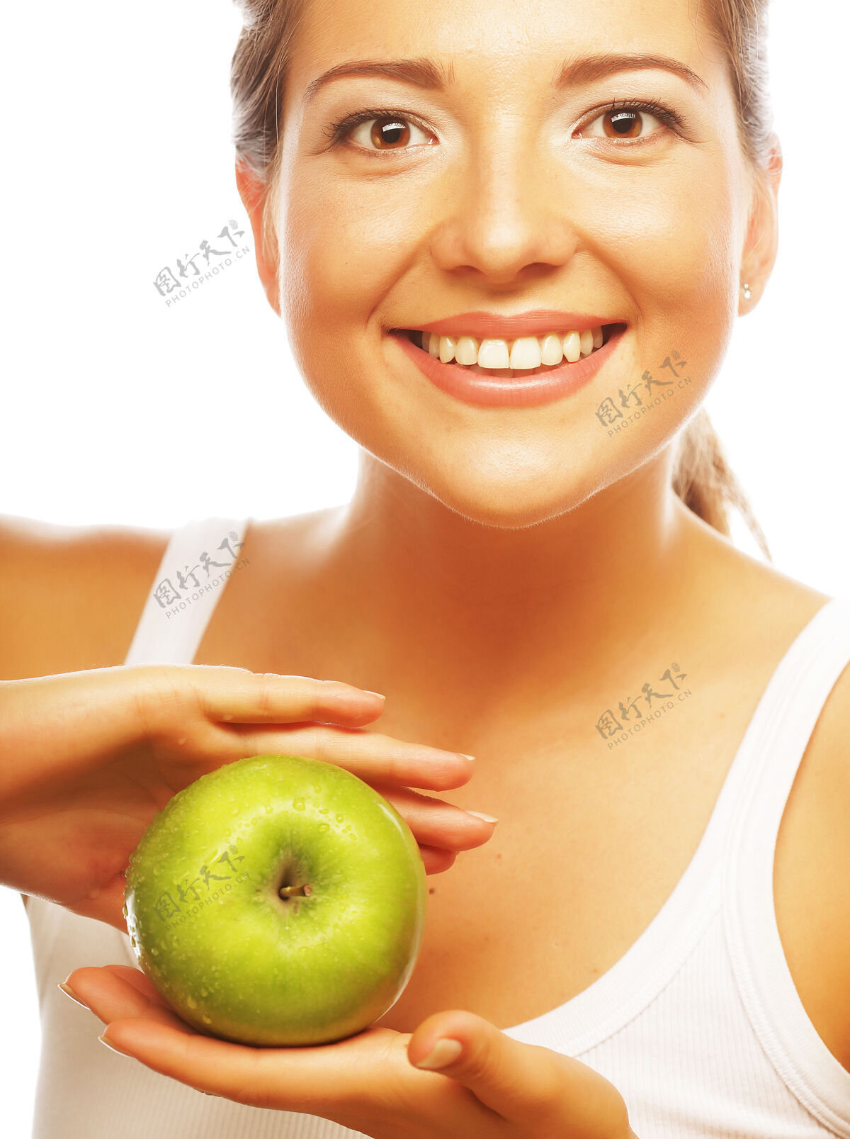 完美穿绿衣服的美女苹果关闭向上看肖像美味人类食物