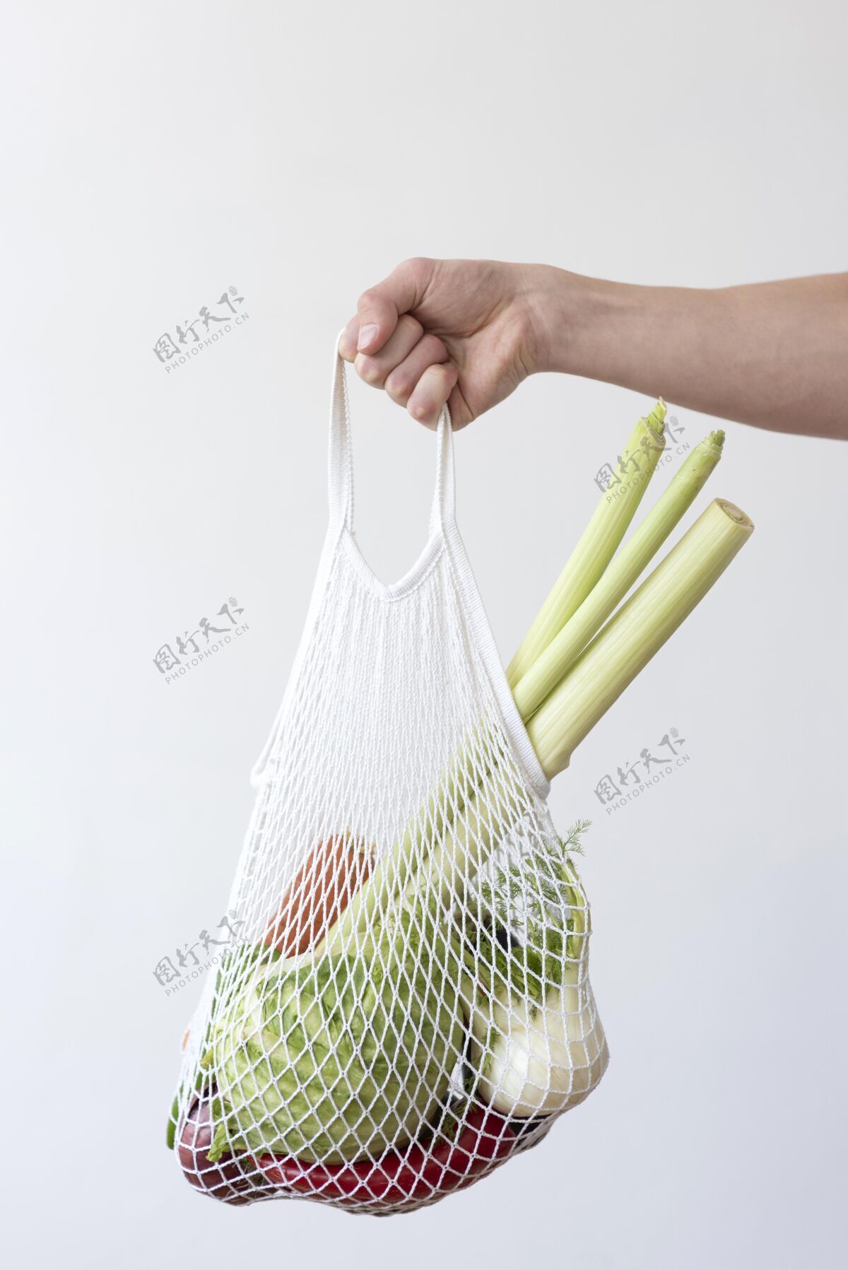 责任把蔬菜放在一个纺织袋里生态循环可持续性