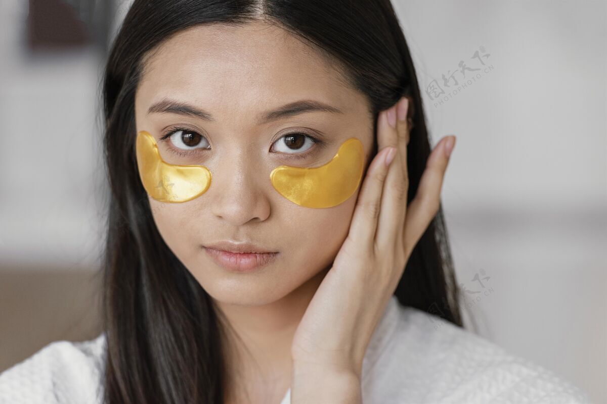 健康亚洲女人用眼罩卫生健康女性