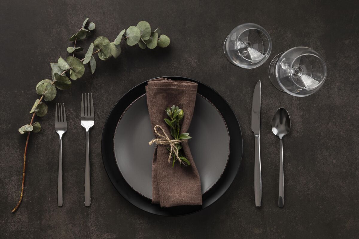 餐具上面有植物的餐桌搭配水平图连衣裙分类