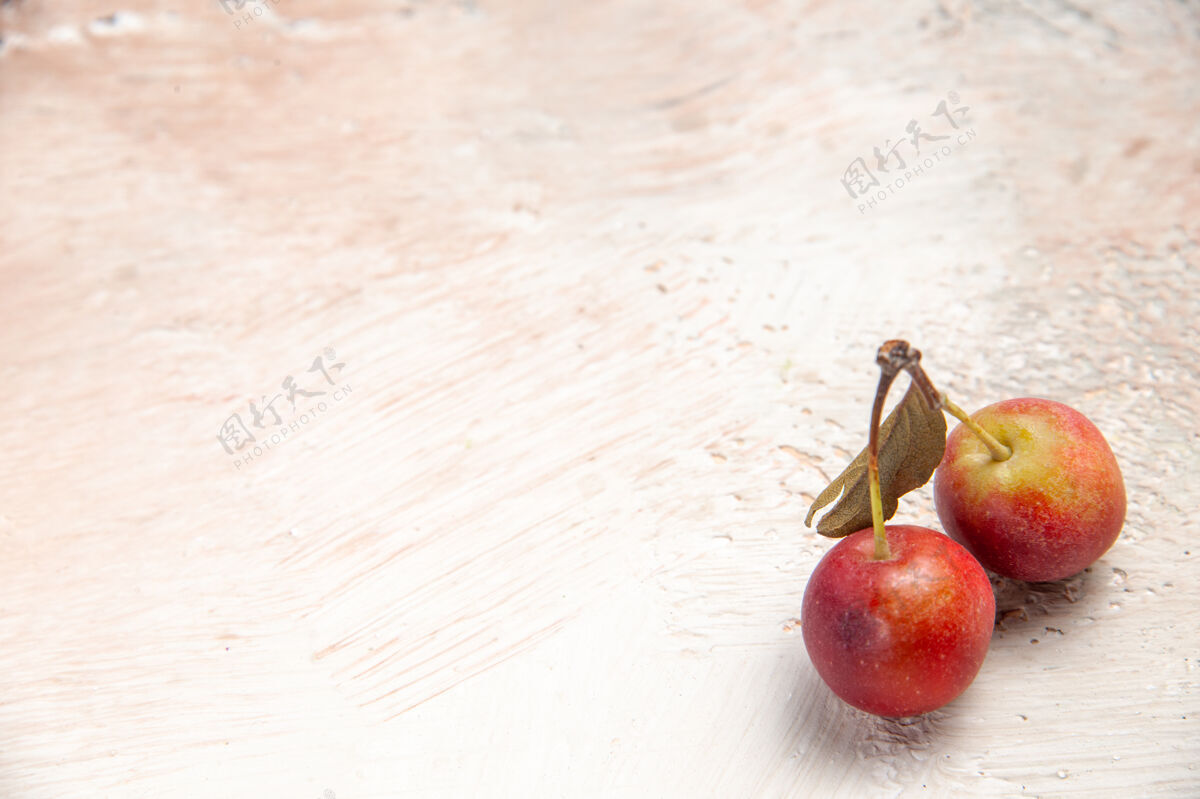 蔓越莓顶部特写查看樱桃桌上开胃的红黄色樱桃水果美味特写