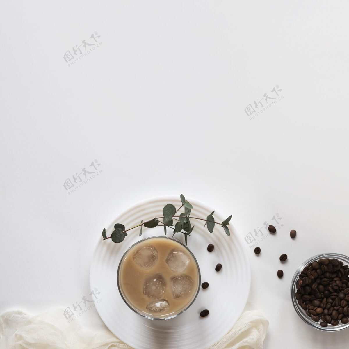 咖啡香气桌上有几杯咖啡顶视图咖啡杯香气