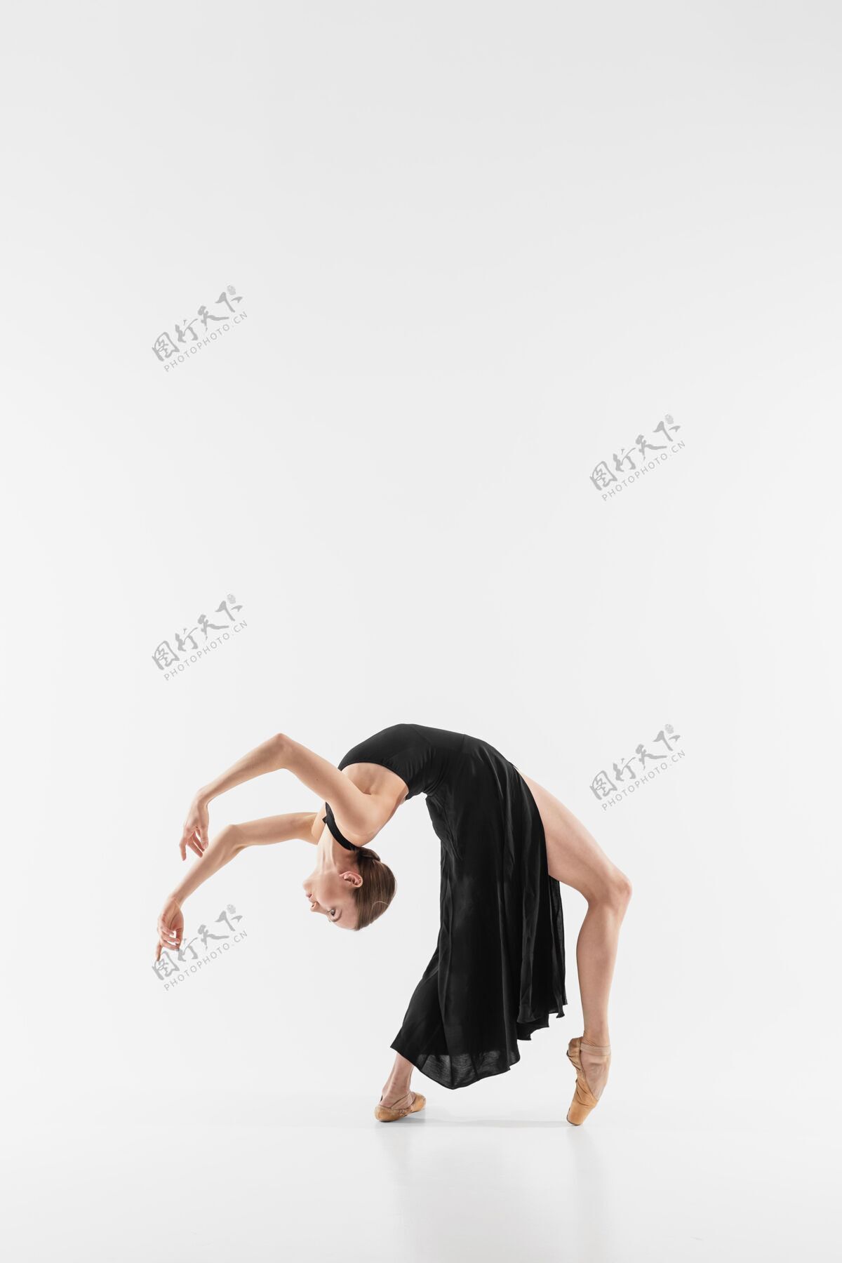 芭蕾舞穿尖头鞋的女人舞蹈生活方式天赋
