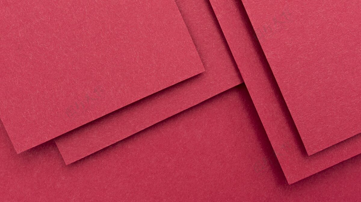 极简单色静物安排与红纸颜色着色单色