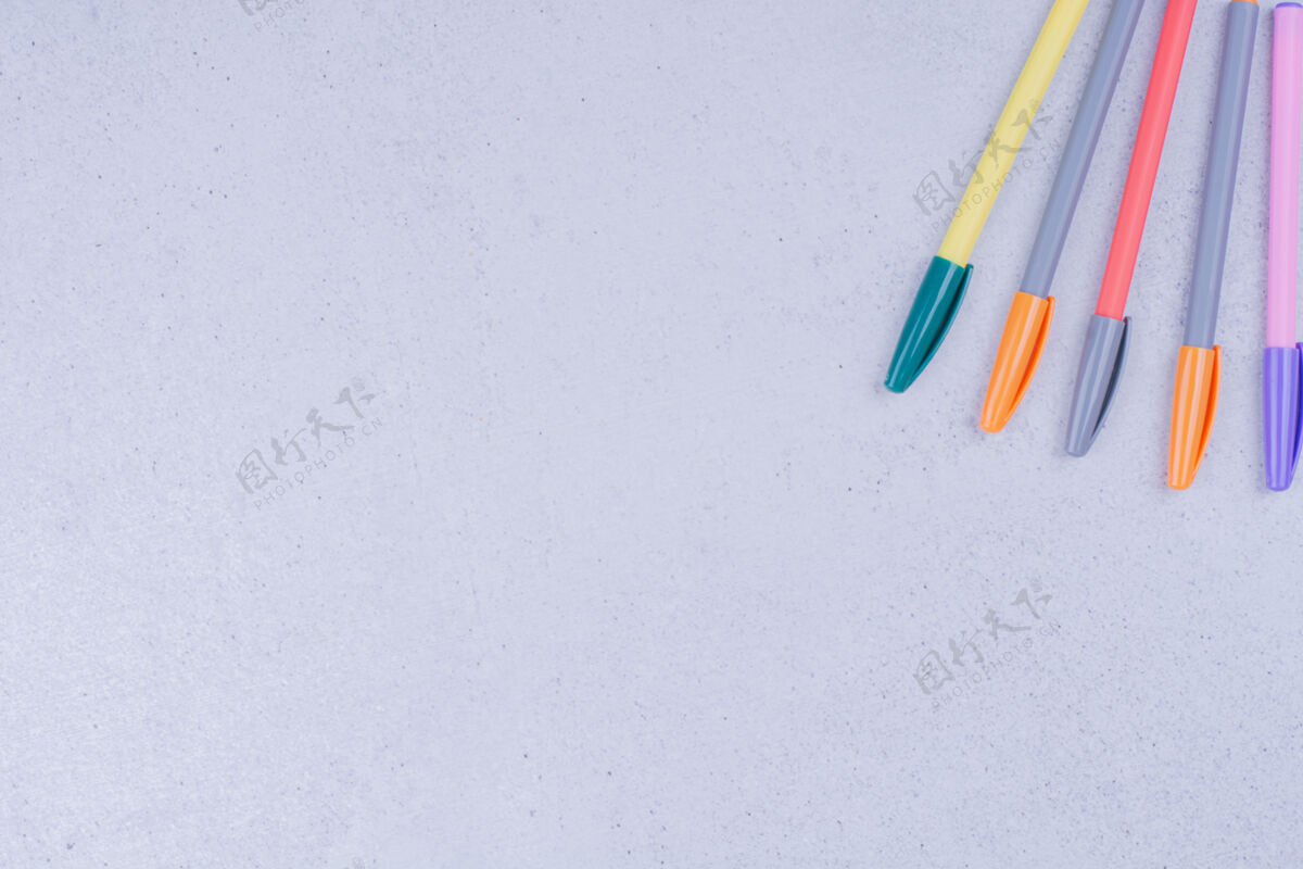 教育用于曼荼罗着色或制作的多色线性铅笔简约学校工艺