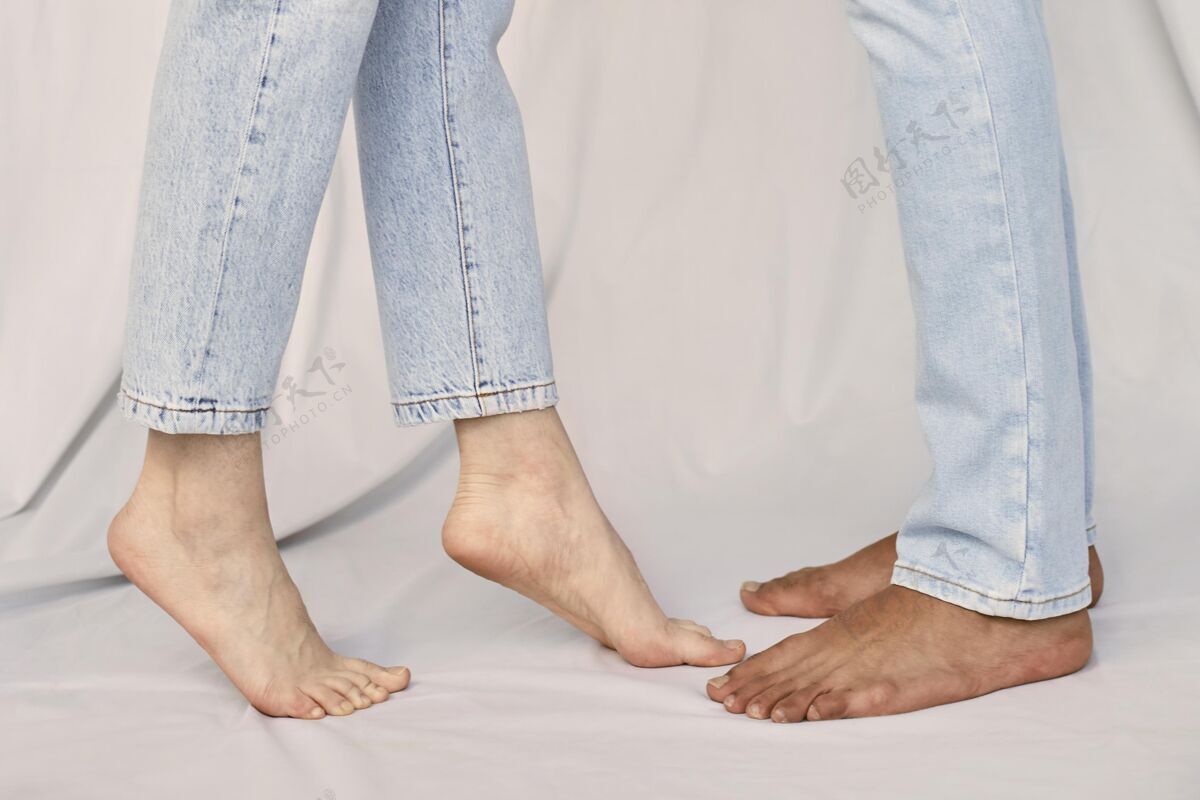 亲密男女赤脚侧视图妻子感情脚