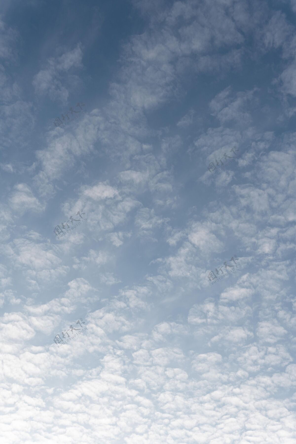 自然蓝天白云散夏天复制空间空气