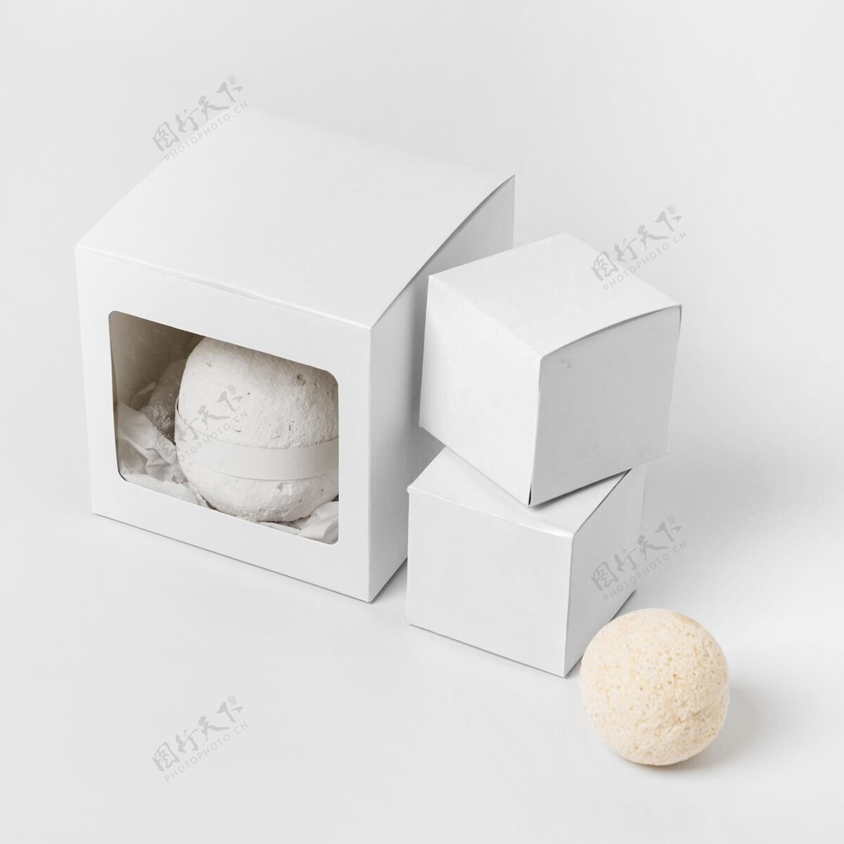 球绿色盒子里的高角度沐浴炸弹品牌皮肤护理沐浴炸弹